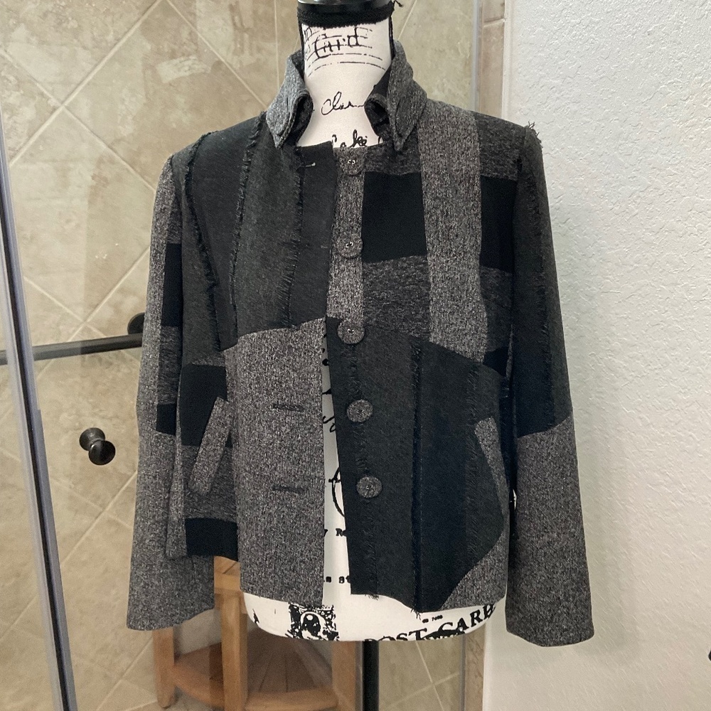 327- Coldwater Creek NWOT Black/Gray Patchwork Blazer Size Petite 10.